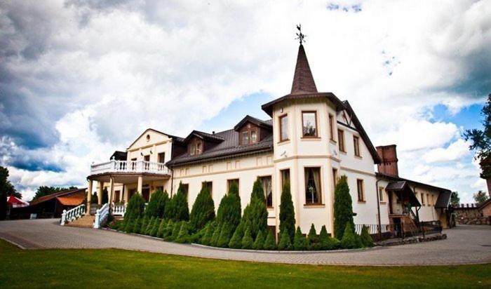 Dworek Debowko Bartoszyce Luaran gambar